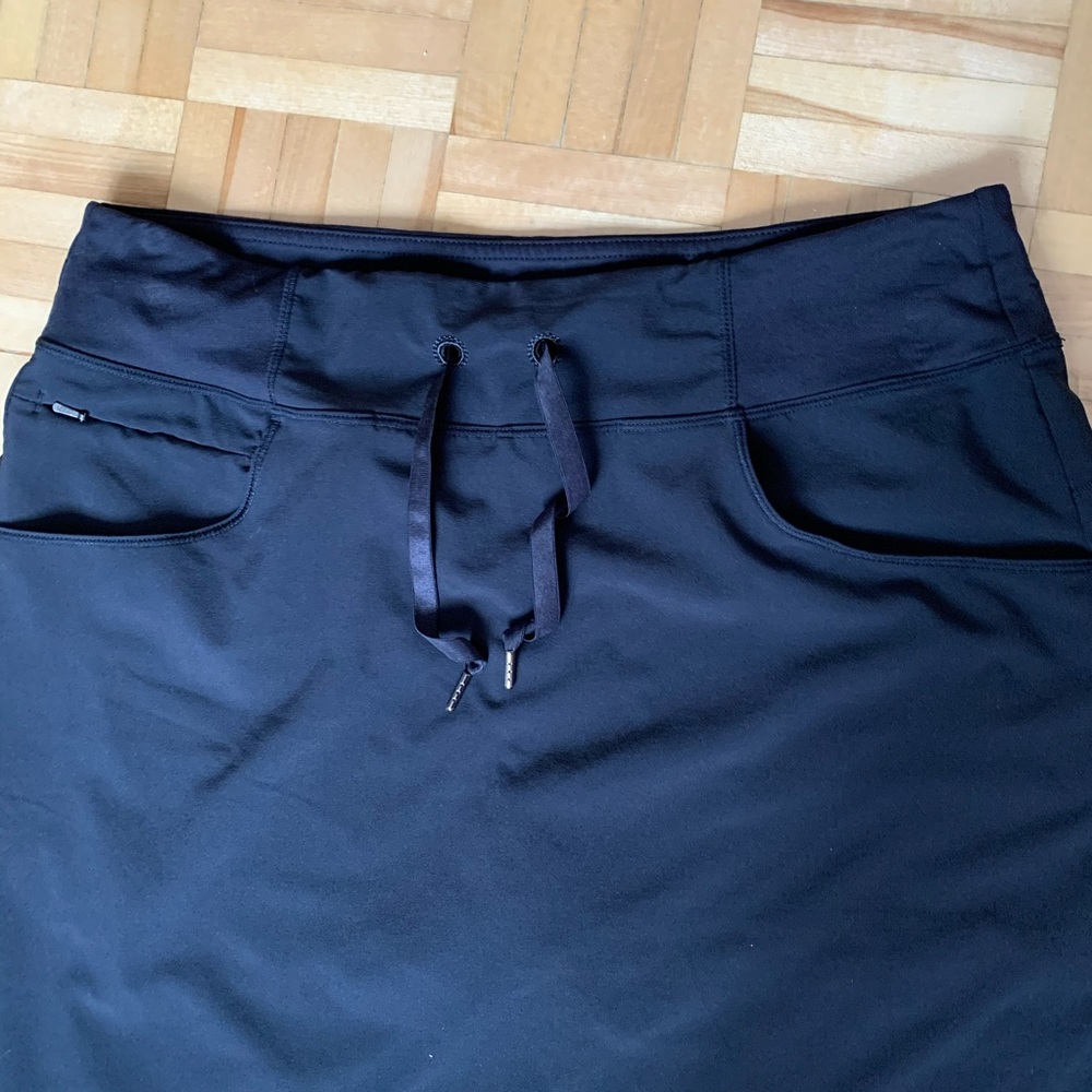 Athletic skirt and shorts ✨bundle✨ $15 for both - Picture 3 of 10